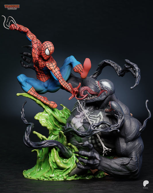 Painted 1:6 diorama of Spider-Man leaping mid-air while attacking Venom, with green symbiote base and twisting tendrils.
