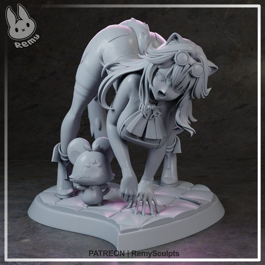 Raora Panthera unpainted Hololive 1:7 scale figure showing crouched pose, sculpted hair, goggles, tail, and textured base details