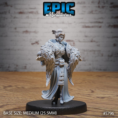 Bearded Lady – Enigmatic Performer Miniature