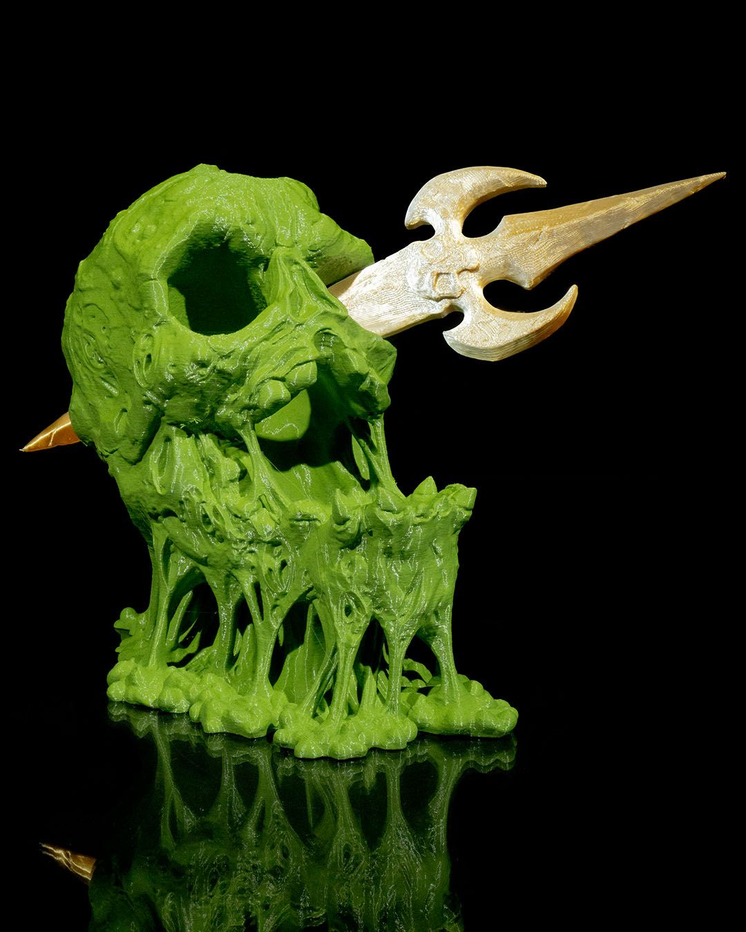 Blind Decadence Dice Tower depicting a green skull with a golden lance piercing through, ideal for tabletop RPGs like D&D and Pathfinder.