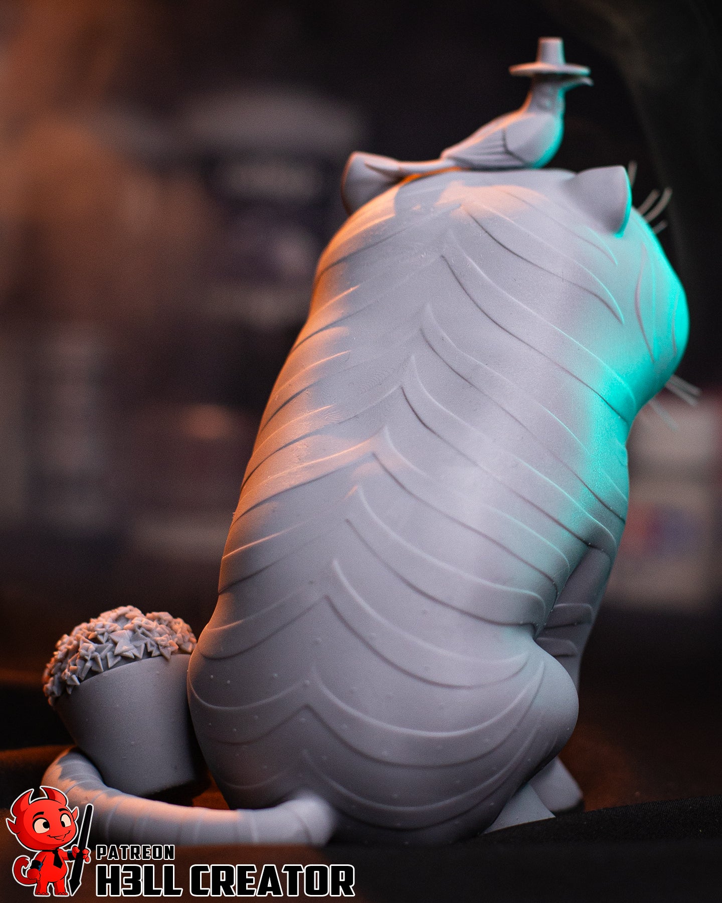 Derpy & Sussie figure back view – detailed stripes and sculpted tail with plant-like detail, bird visible on head.