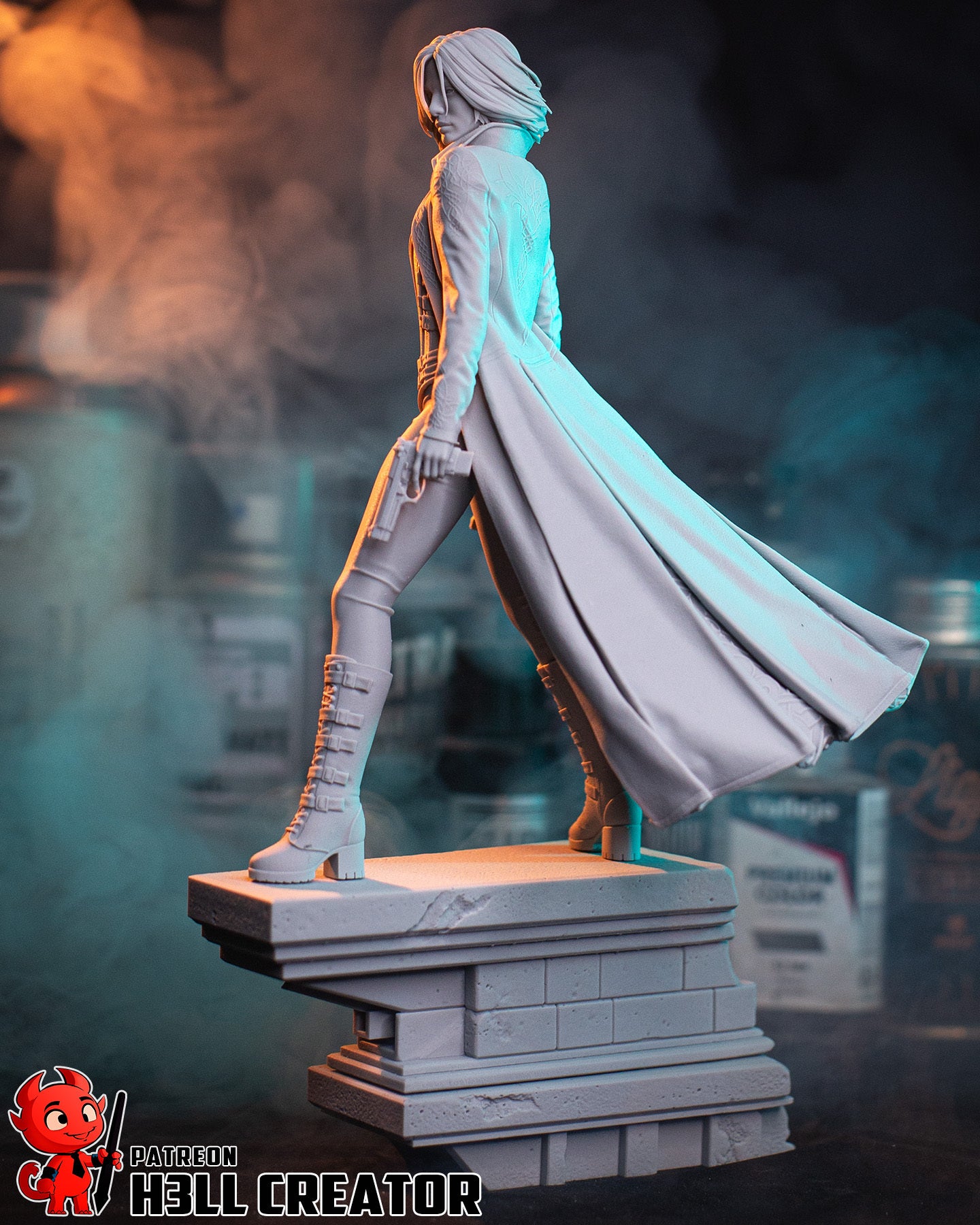 Selene Underworld full figure side view flowing coat gothic vampire assassin