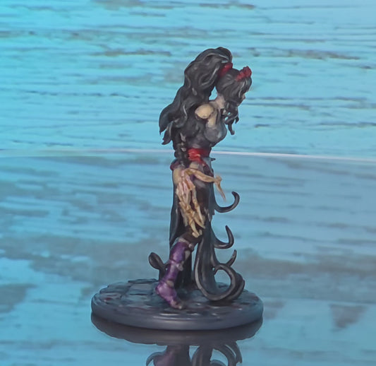 Catalina the Stitchclaw –  Servants of the Reaper Miniature