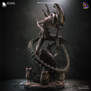 Painted Xenomorph 1:8 Scale Figure on hive display base